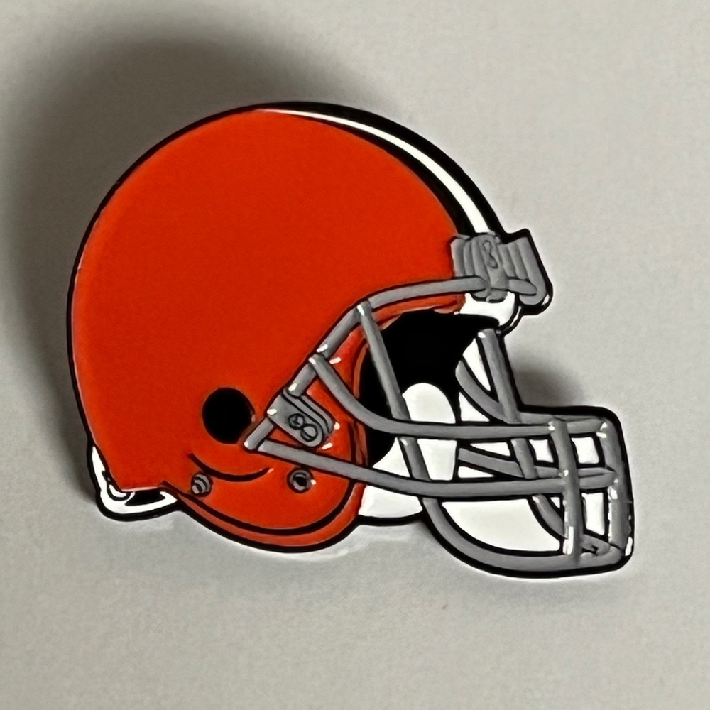 Cleveland Browns Helmet Hat Pin Pins Streetwear Hats Bag Football Fitted New Era